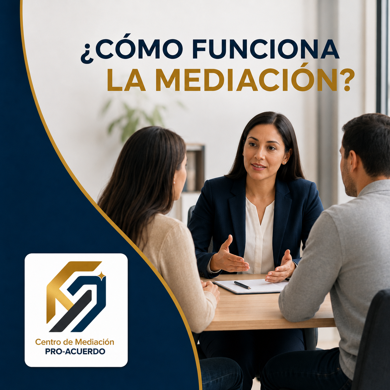 Mediadora explica a dos personas cómo funciona una audiencia en una pieza institucional de PRO-ACUERDO.